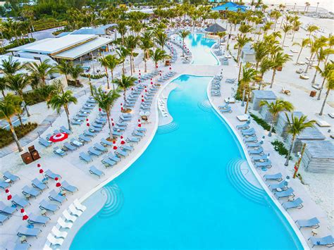 https://images.ctfassets.net/rxqefefl3t5b/1q0hkdB5ZHxyGcTHiKt617/5139332c3da22454db13657a281d7601/BeachClub_AerialShot.jpg?fl=progressive&q=80
