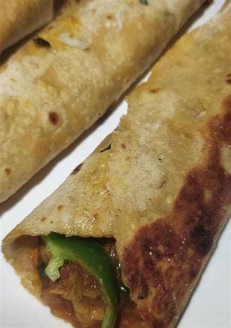 Chole Roti Roll Recipe by Divya Thakker - Cookpad