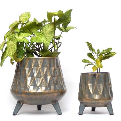 Oracle Grey Iron Planter Stand Set – Indoor & Outdoor Décor – Ecofynd