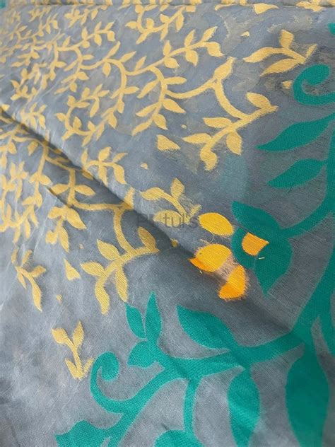 Buy Bengal resham Dhakai Jamdani Saree | Lotus Motif on Pallu & Border ...
