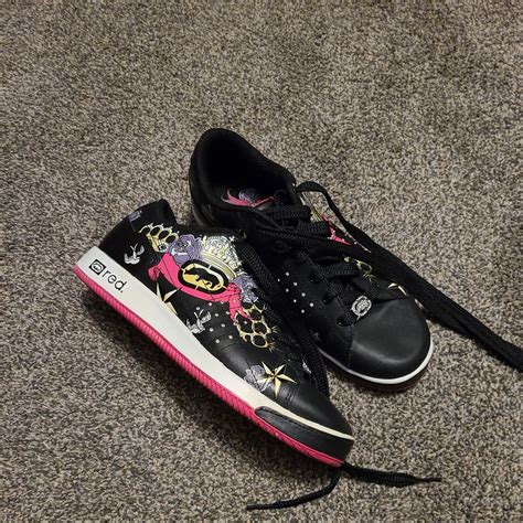 Yekkow Shoes 的图像结果