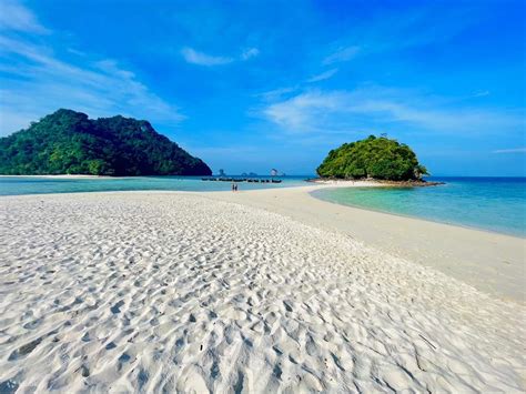 Phi Phi island and 4 islands Join In One Day Tour - Klook India