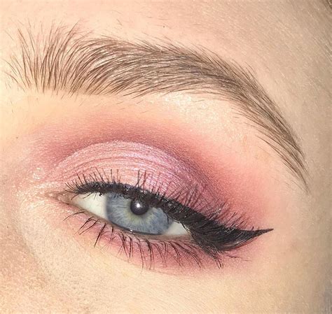UPDATED: 48 Enticing Pink Eyeshadow Looks (August 2020)