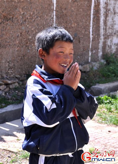 关爱西藏儿童 慈缘基金会举办爱心助学公益行活动——人民政协网