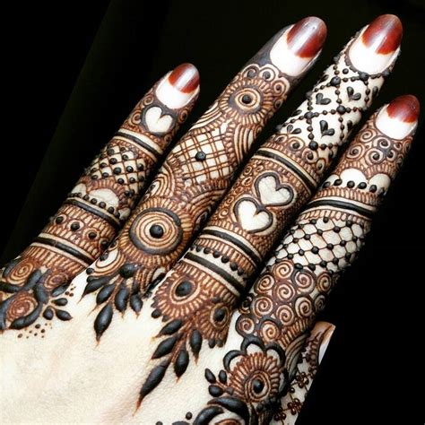 31 Great Finger Mehndi Designs Trending In The Year 2025
