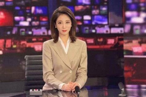 央视CCTV4中文国际女主播余露莹来自江西南昌，常驻中国新闻主播_直播_工作_食堂