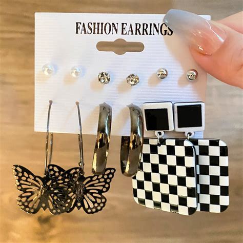 Earrings – Unboxkar.in