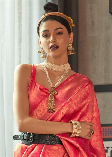 Congo Pink Two Tone Handloom Weaving Banarasi Silk Saree - C