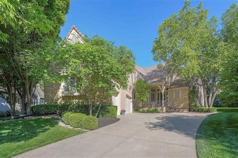 11352 El Monte Court, Leawood, KS 66211 | ReeceNichols Real Estate