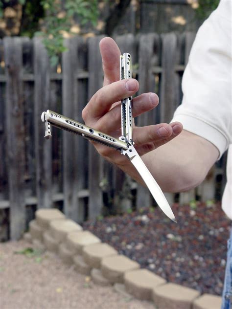 Spinning Butterfly Knife at Mary Bevis blog