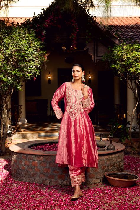 Pink Tissue Anarkali Inayat Kurta Set of 3 – ITRAAKE
