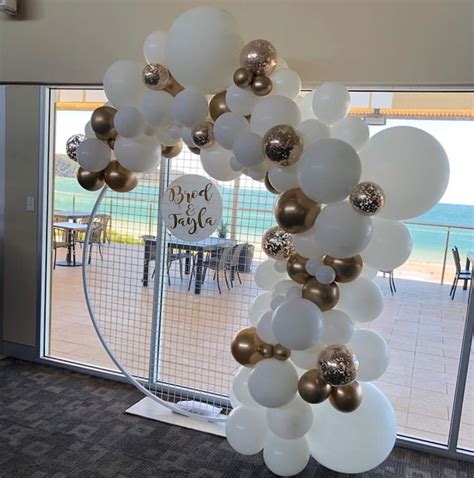 13 Engagement Party Decorations To Celebrate Your Engagement In Style ...