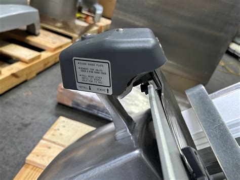 2023 HOBART HS7-1 13" AUTOMATIC SLICER WITH REMOVABLE KNIFE AND ...