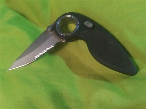 Gerber Bear Chameleon knife lockblade Finger Hole Portland Oregon USA ...