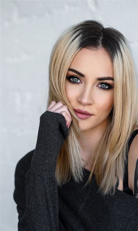 Download wallpaper girl, wall, photo, blue eyes, model, tattoo, bokeh ...