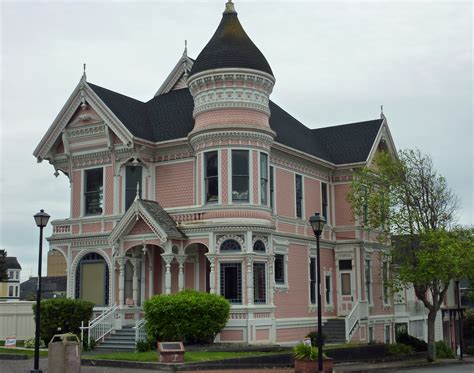 Old Victorian houses in Eureka, CA | Old victorian homes, Victorian ...