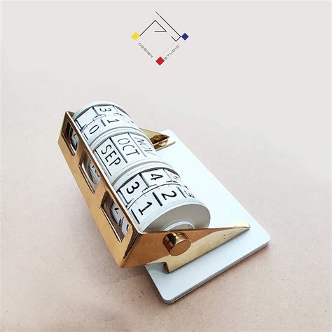 Rolling Calendar (Brass) : Amazon.in: Office Products