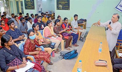 நாகரிகமான மனிதரை புத்தகத்தால் மட்டுமே உருவாக்க முடியும்: எழுத்தாளர் ...