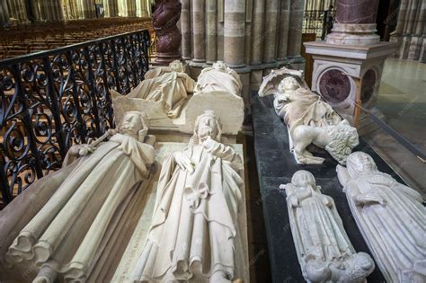 Premium Photo | Tombs of the kings of france in basilica of saintdenis