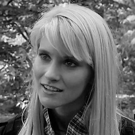 Suzanne Snyder Movies So Bad, It's Good: Killer Klowns From Outer