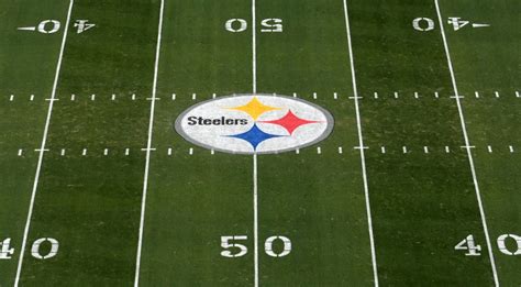 NFL insider predicts surprise Pittsburgh Steelers starting QB decision ...