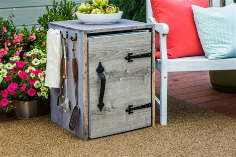 DIY Outdoor Mini-Fridge