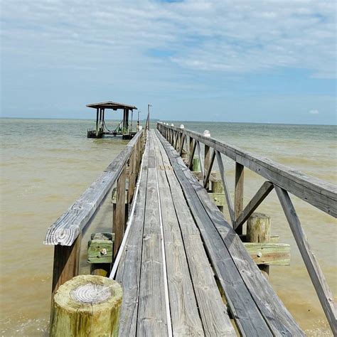 COME FRIDAY COTTAGES ON THE BAY (Bacliff) - Lodging Reviews, Photos ...