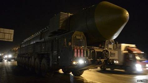 车臣领导人:美对俄政策不足惧俄核弹让世界跪下|卡德罗夫|俄罗斯|核弹_新浪新闻