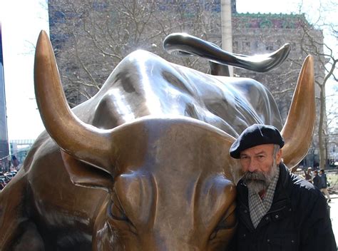 La scomparsa di Arturo Di Modica, lo scultore di Wall Street con la ...