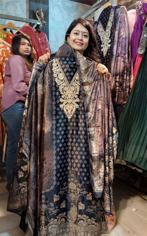 Velvet v neck 1690 4