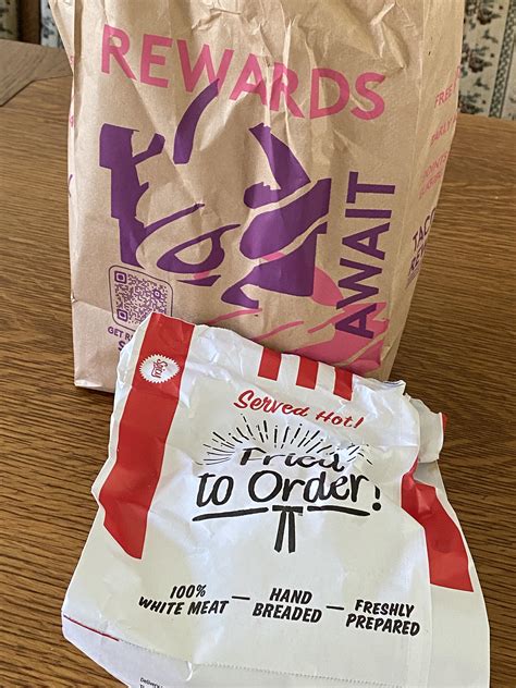 My KFC came in a taco bell bag. : r/mildlyinteresting