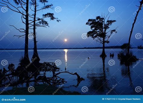 Dusk at Munden Point Park stock photo. Image of outdoor - 17621112