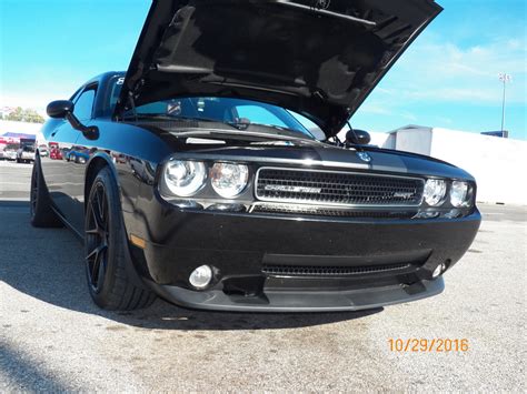 2009 Dodge Challenger SRT8 6.1 1/4 mile Drag Racing timeslip specs 0-60 - DragTimes.com