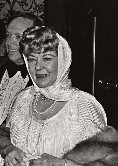 Howard Hughes's Wives, Girlfriends & Romances