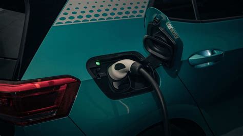 When Driving, Tires Emit Pollution. And Electric Vehicles Make the ...