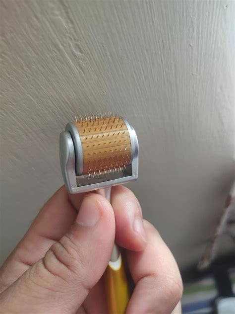 ZGTS Derma Roller with 192 Titanium Alloy Needles (2.00 mm, Gold ...