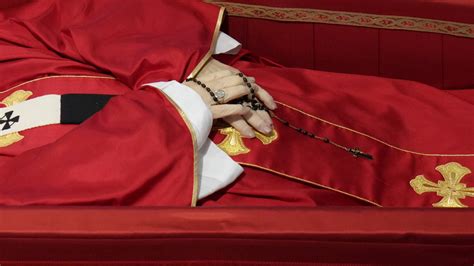 Pope’s doctor recounts Francis’ last moments in newspaper interview ...