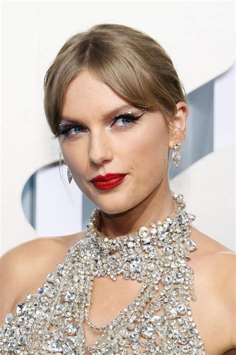 Taylor Swift Makeup Looks - Mugeek Vidalondon