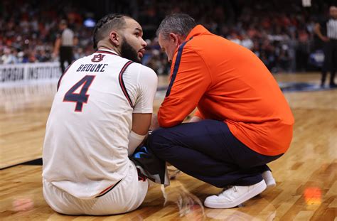 What Johni Broome's Elbow Injury Means for Auburn - Last Word On Basketball