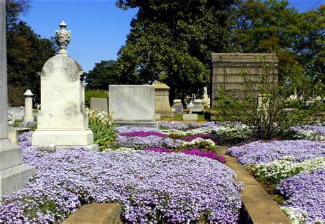 Historic Oakland Cemetery | Explore Georgia