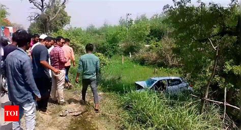 Couple killed, their 2 kids critically injured as two cars collide head ...