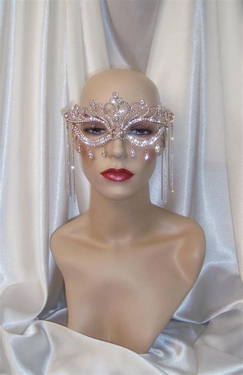 Full Rhinestone Mask Tutorial 的图像结果