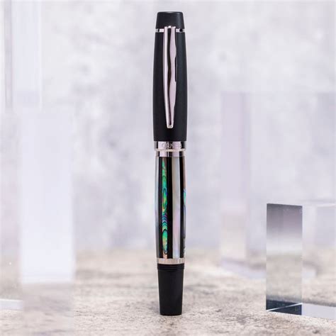 Opus 88 Shell Stripe Fountain pen