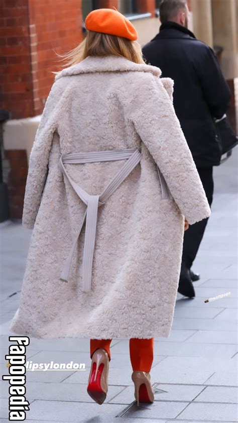 Amanda Holden Nude Leaks - Photo #2846481 - Fapopedia