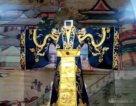 亮片汉武皇帝太子装古代长袖摄影服装唐装男士龙袍刺绣演出服-阿里巴巴