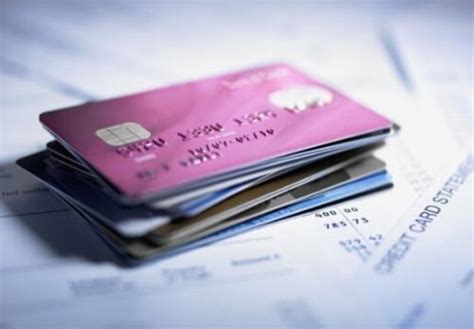工资卡可以用家人的银行卡吗，发工资的银行卡一定要本人的吗