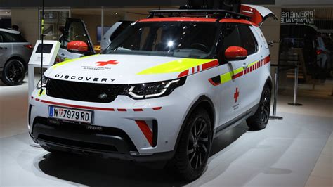 Land Rover bina SUV Penyelamat Discovery khusus buat Palang Merah ...