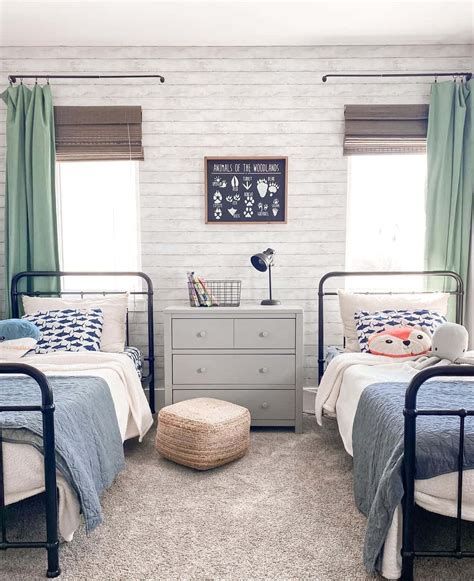 16 Arrangement Ideas for Two Beds in One Small Room