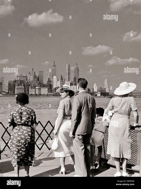 New york 1930s skyline hi-res stock photography and images - Alamy