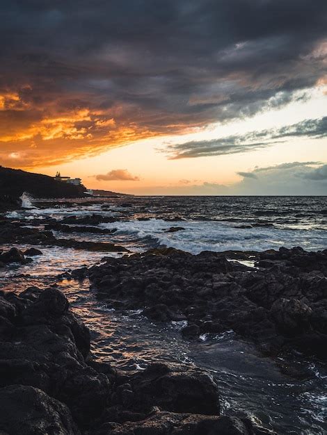 Sunset on the north coast of tenerife | Premium Photo